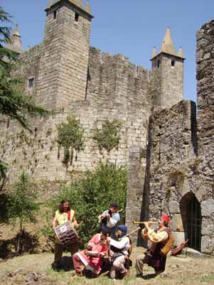 Aubade au pied du chateau de Santa Maria da feira (Portugal)