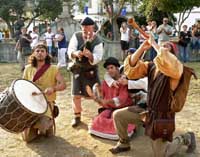 Waraok durant la fête médiévale de Santa Maria da feira