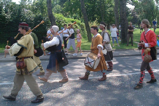 Waraok défilant pour le carnaval de Roissy en Brie